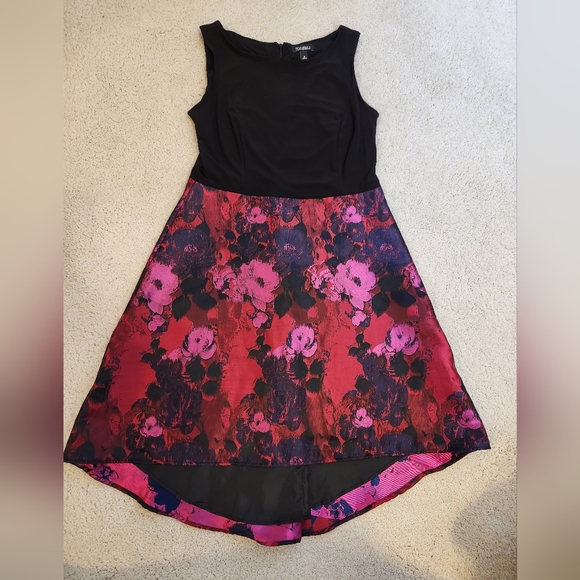 Roz&Ali, Size 12, Black Floral Dress With Belt Sash - Picture 8 of 9